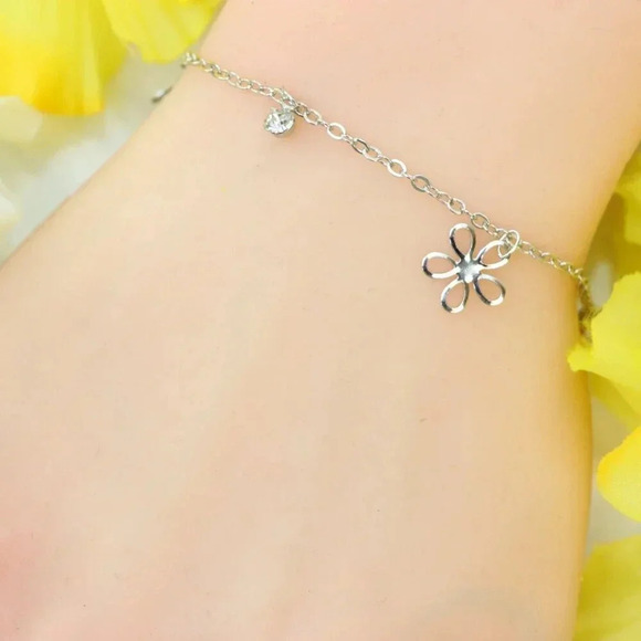 "Minimalist Bracelet, Sleek & Modern Design, Women’s Fashion, YC110211-B - Picture 4 of 10